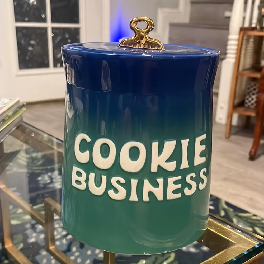 Blue and Green Serveware for Elegant Dining